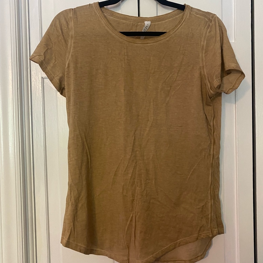 Lululemon Tee!